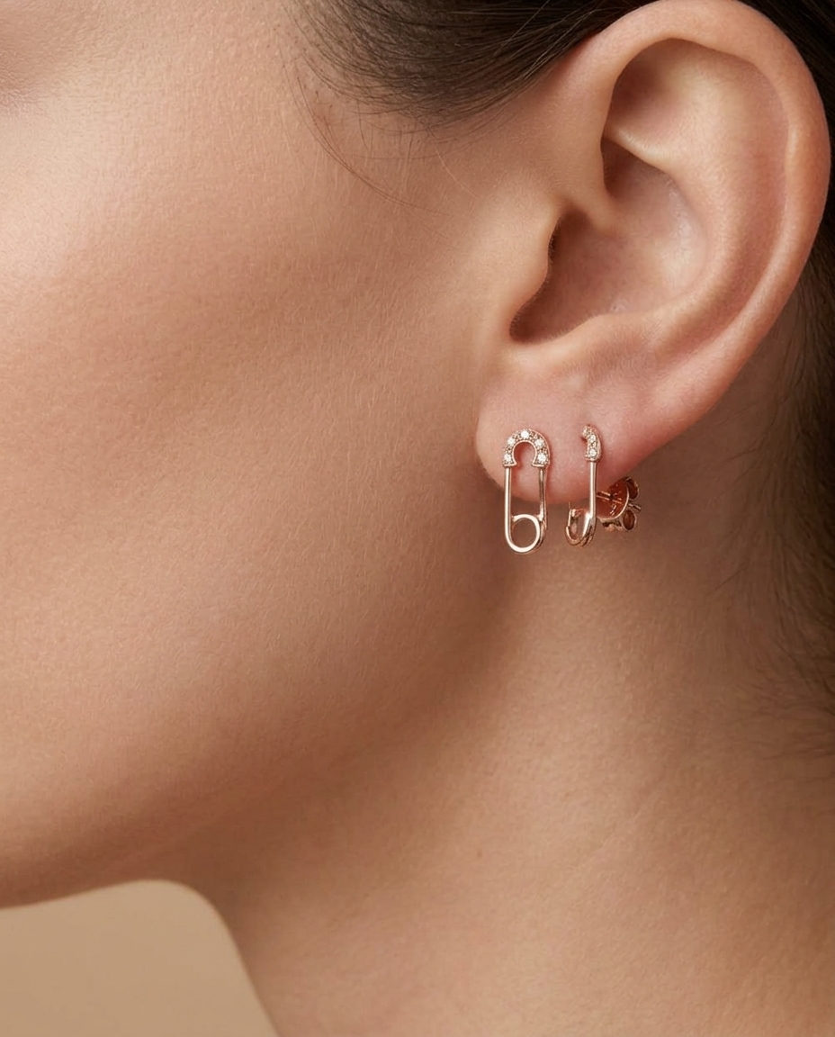 Diamond Safty Pin 1 Pc Earring in Rose Gold on model