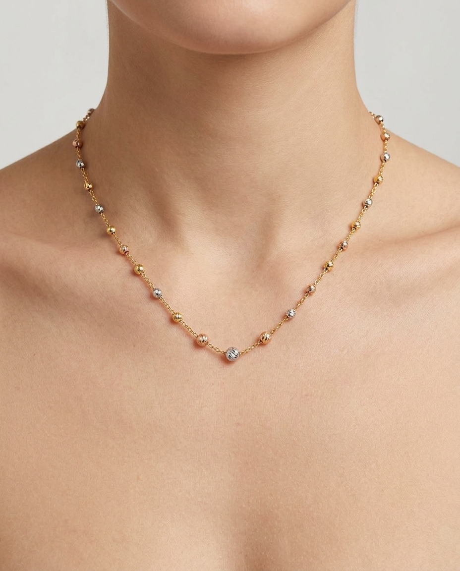 Tricolor Beads Chain in Gold on model