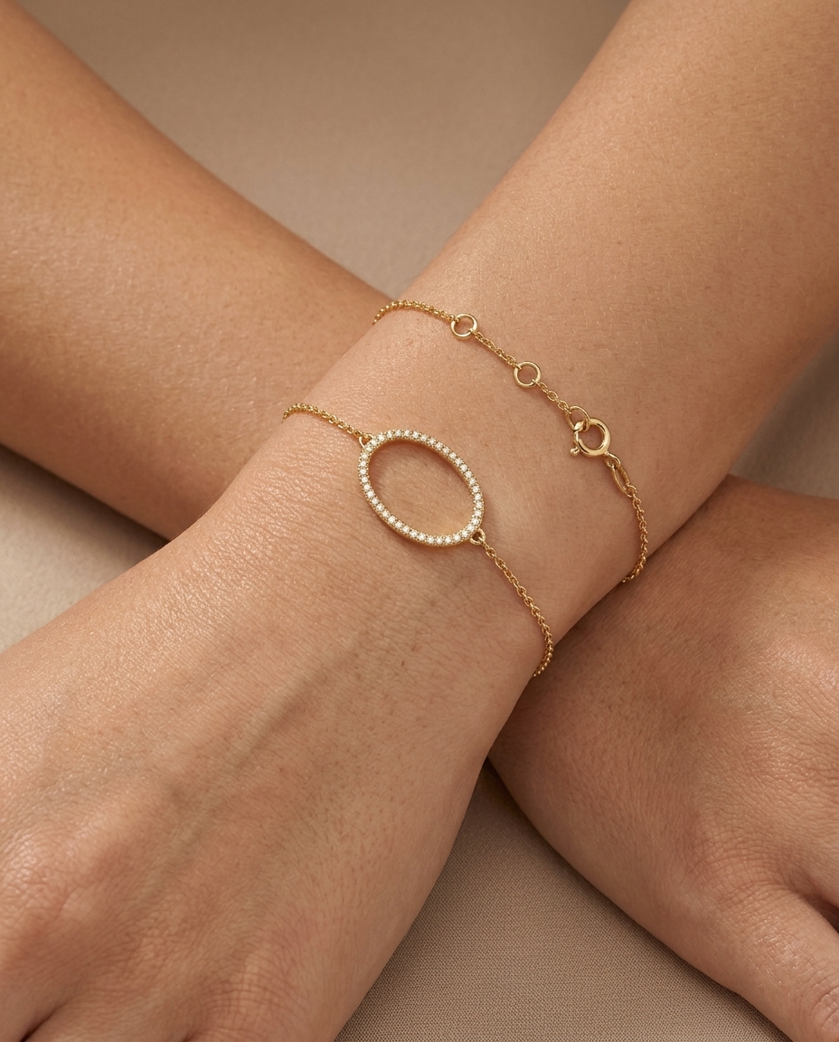 18KT Gold Diamond Open Oval Chain Bracelet on model