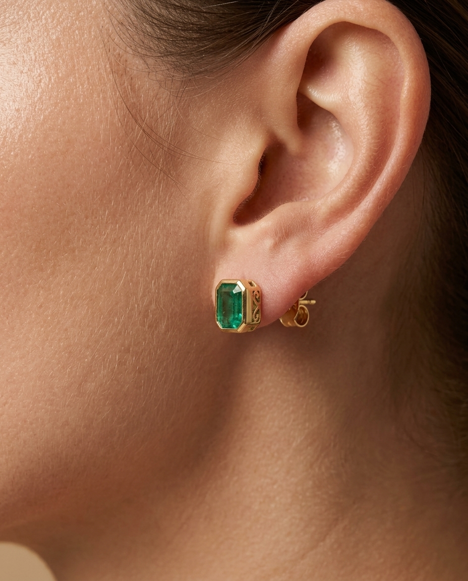 14KT Gold Emerald Earring Studs (5X7 MM) view 2